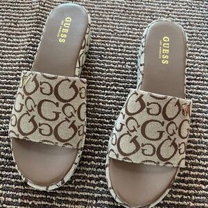 Guess sandals NWOT